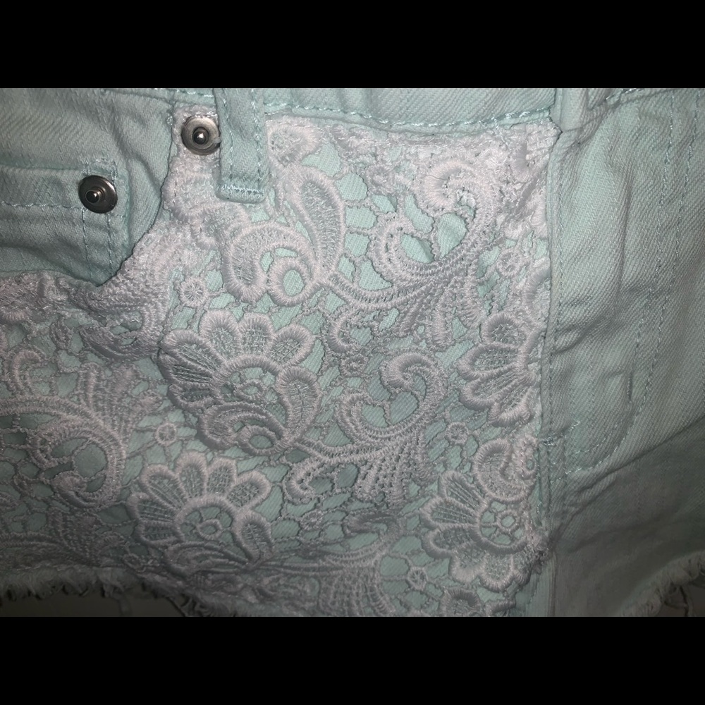 Shorts - Picture 3 of 5